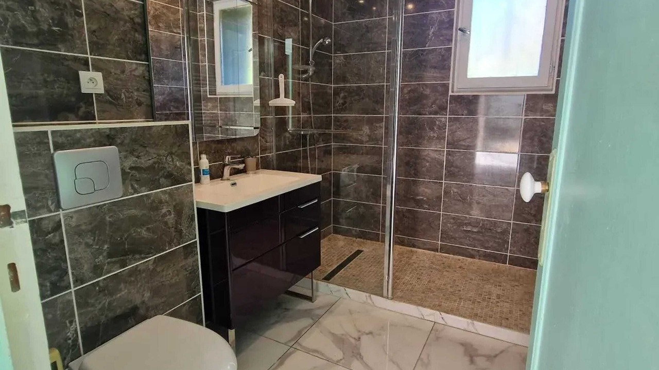 Photo of Bathroom in Ranton