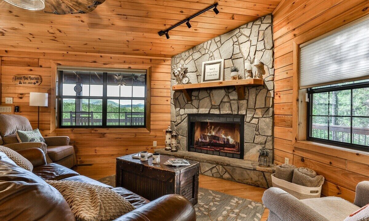 Photo of Livingroom in Morganton