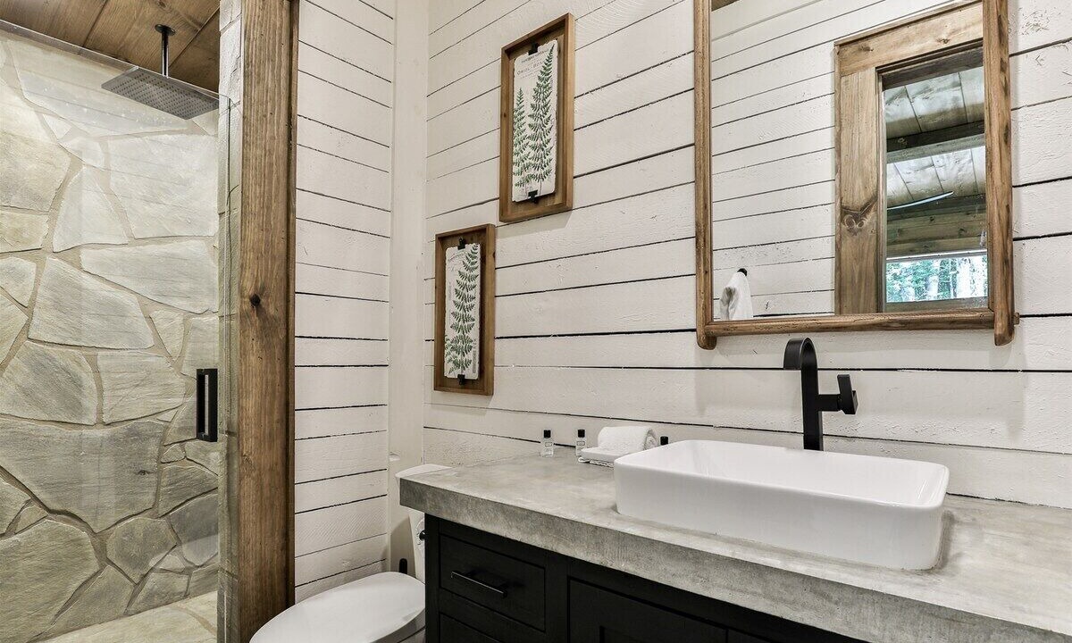 Photo of Bathroom in Cashes Valley