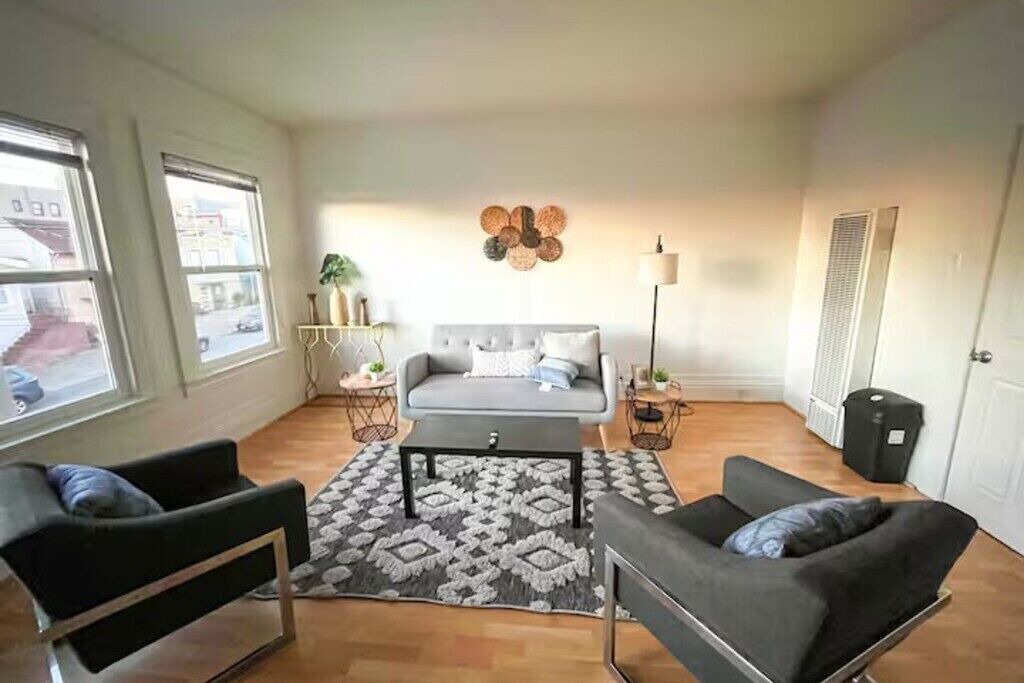 Photo of Livingroom in Outer Richmond