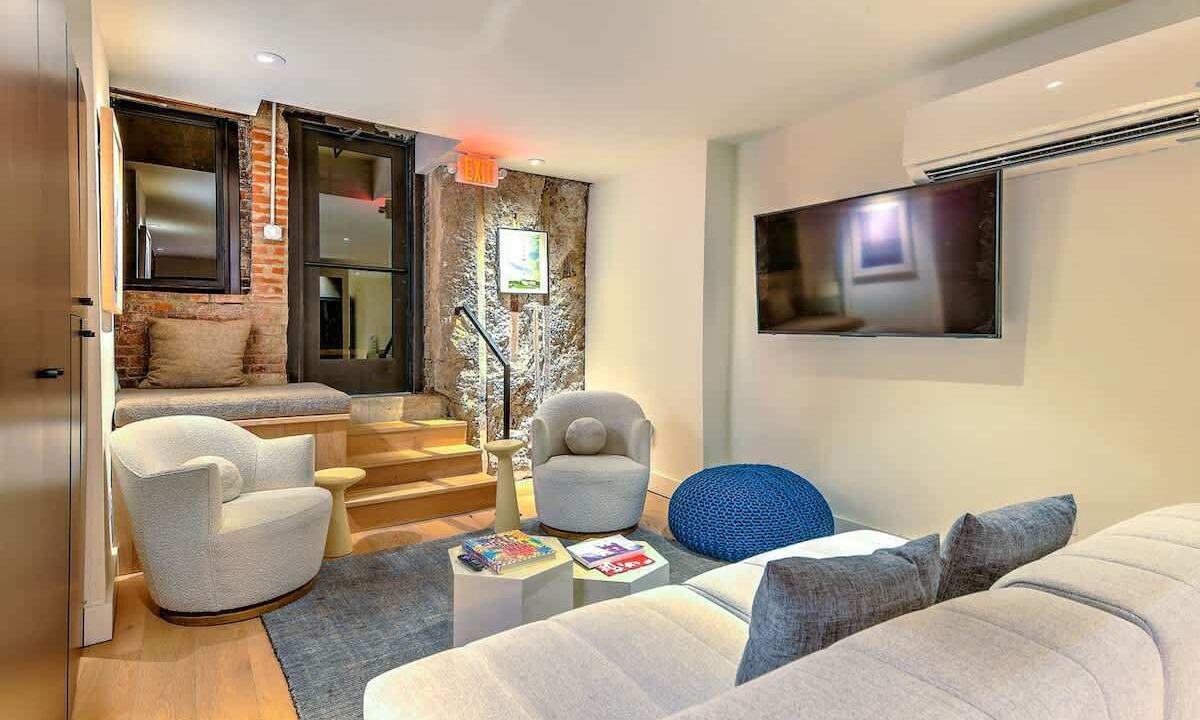 Photo of Livingroom in Arts District