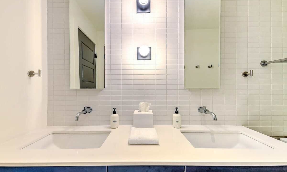 Photo of Bathroom in Arts District