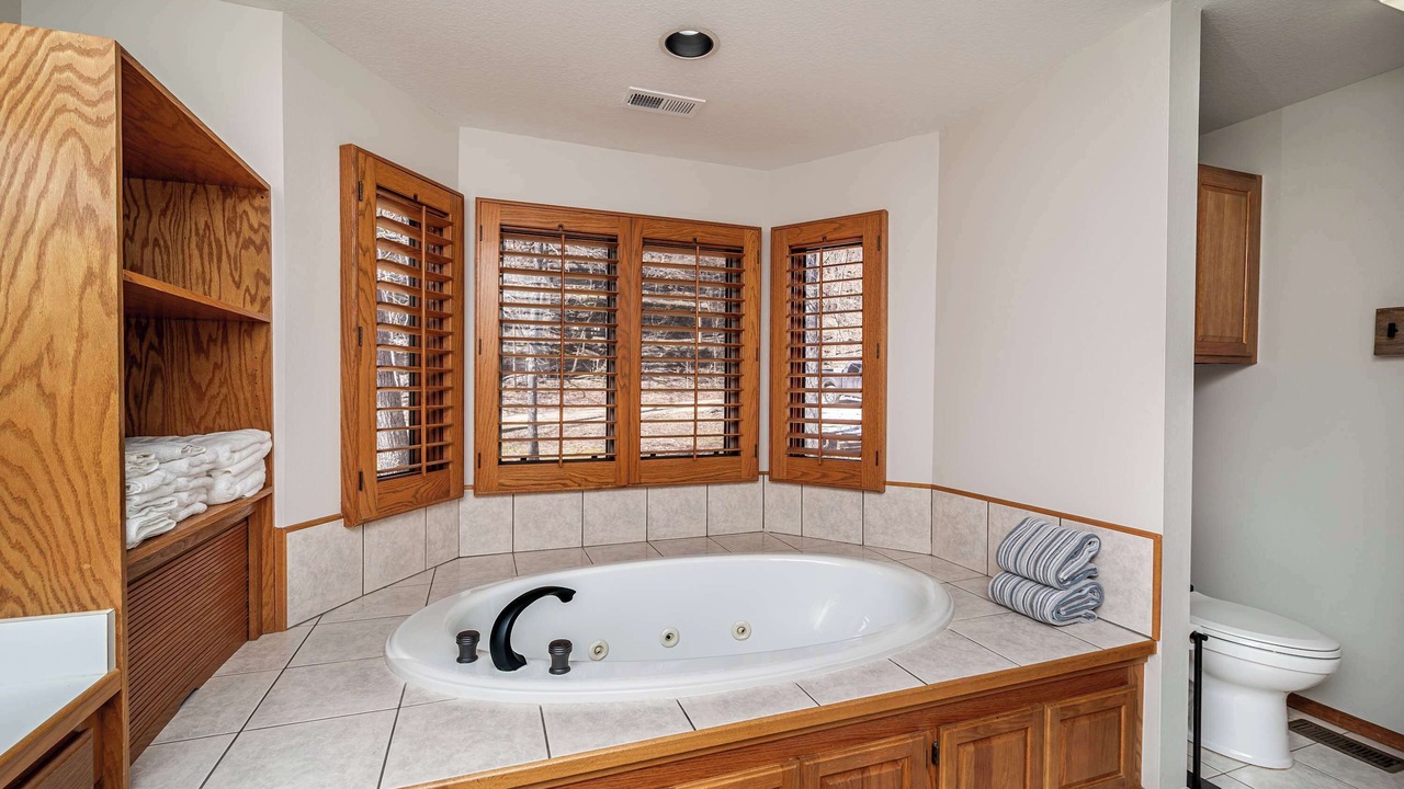 Photo of Bathroom in Garfield
