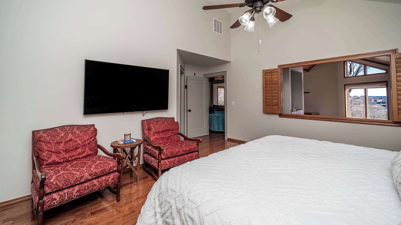 Photo of Bedroom in Garfield