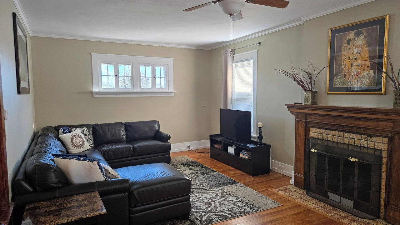 Photo of Livingroom in Baldwinsville