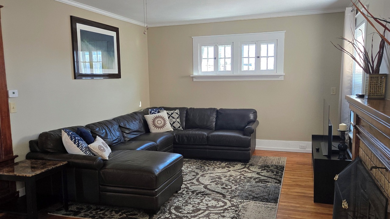 Photo of Livingroom in Baldwinsville