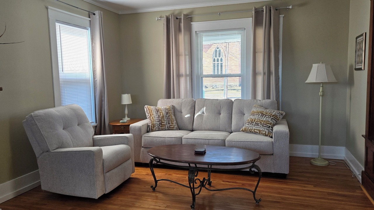 Photo of Livingroom in Baldwinsville