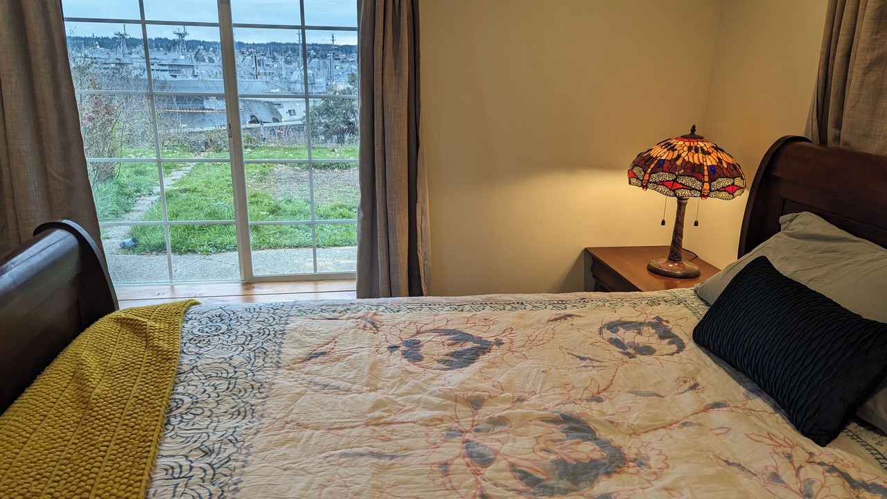 Photo of Bedroom in West Hills