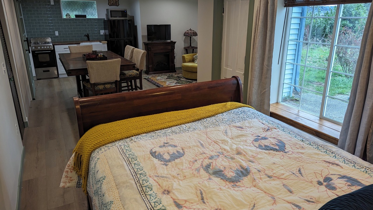 Photo of Bedroom in West Hills