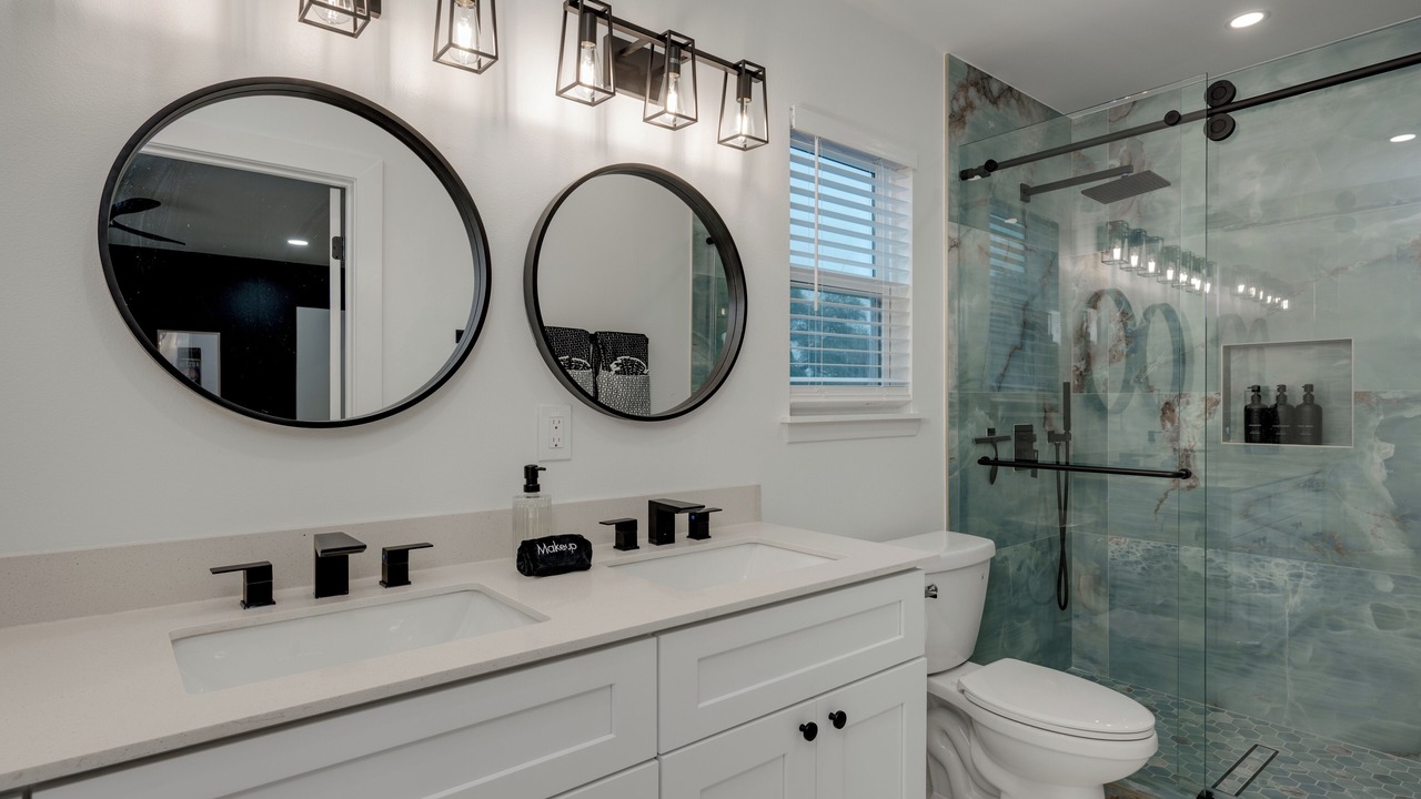 Photo of Bathroom in Coronado Hills