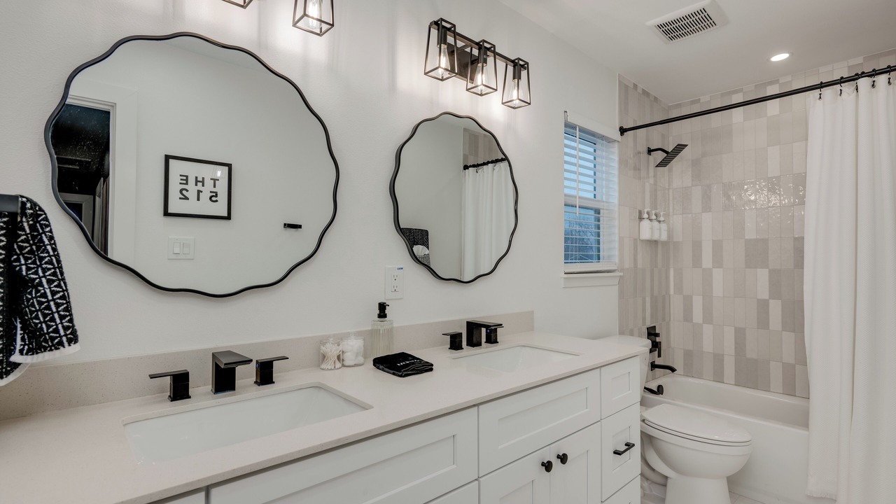 Photo of Bathroom in Coronado Hills