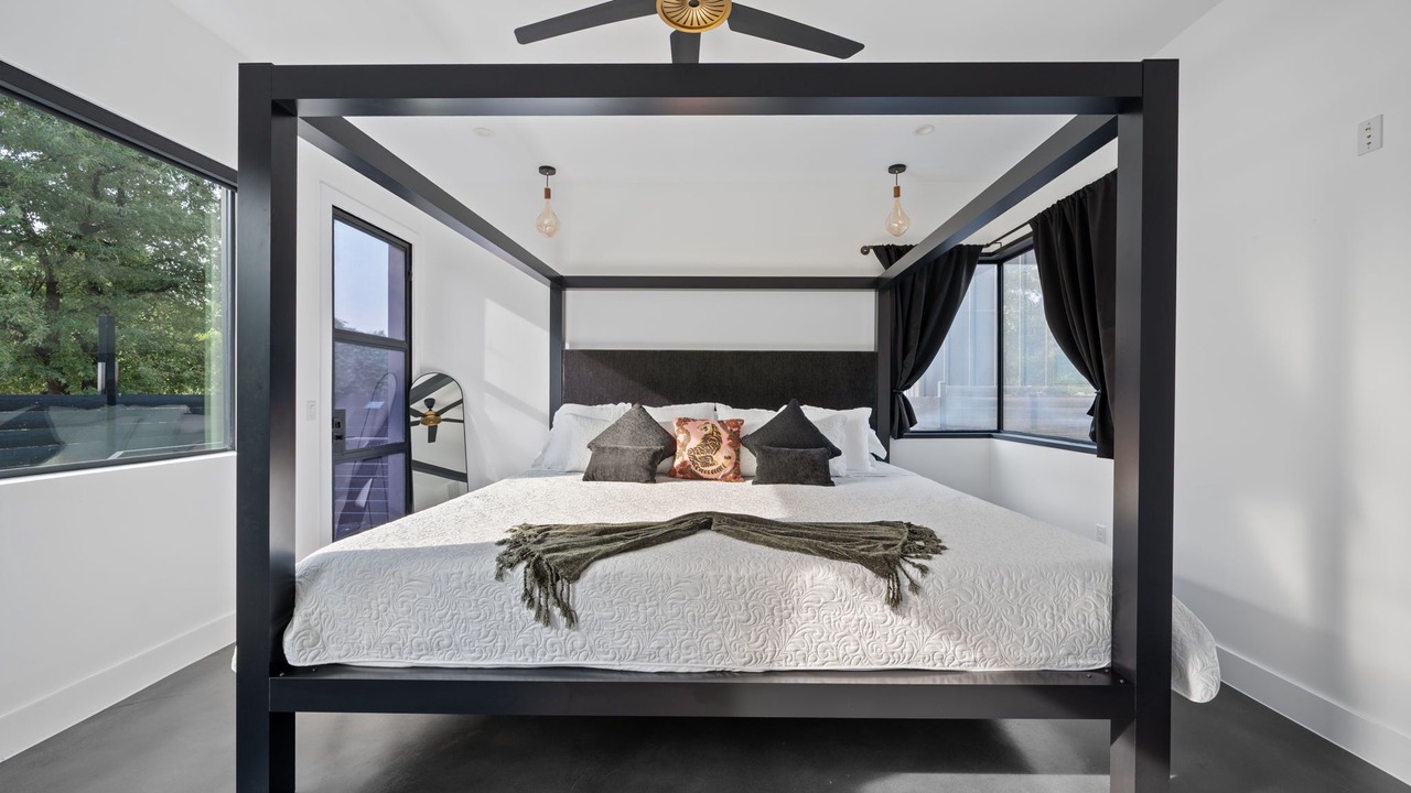Photo of Bedroom in Montopolis