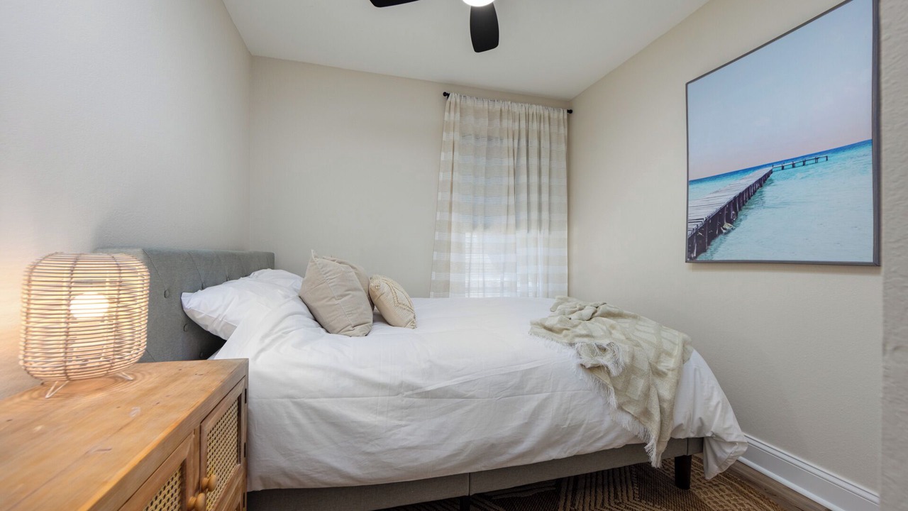 Photo of Bedroom in Colington