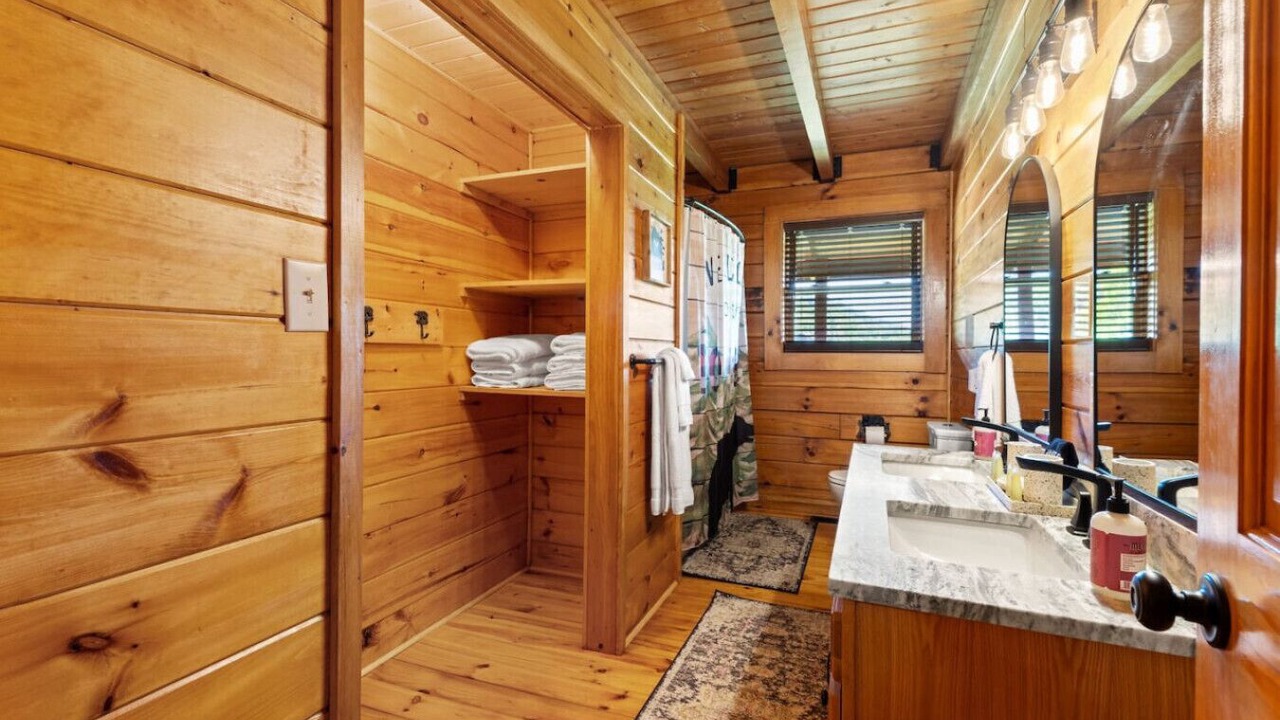 Photo of Bathroom in Stanton