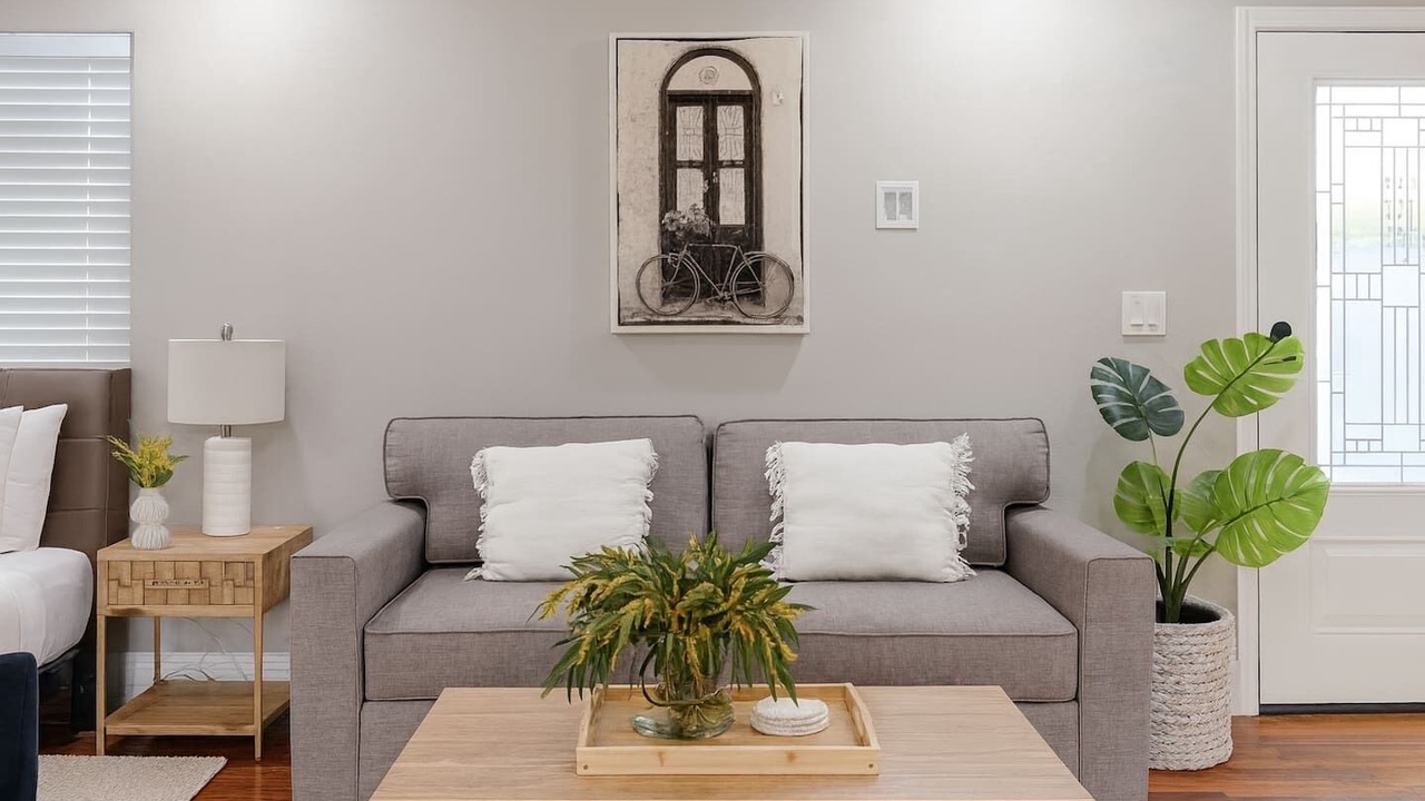 Photo of Livingroom in Grant Hill