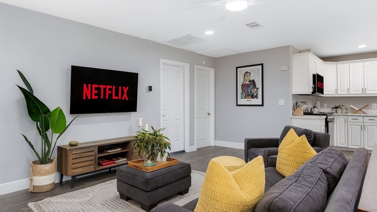 Photo of Livingroom in Grant Hill