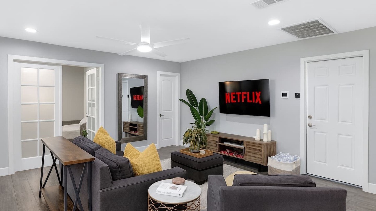 Photo of Livingroom in Grant Hill