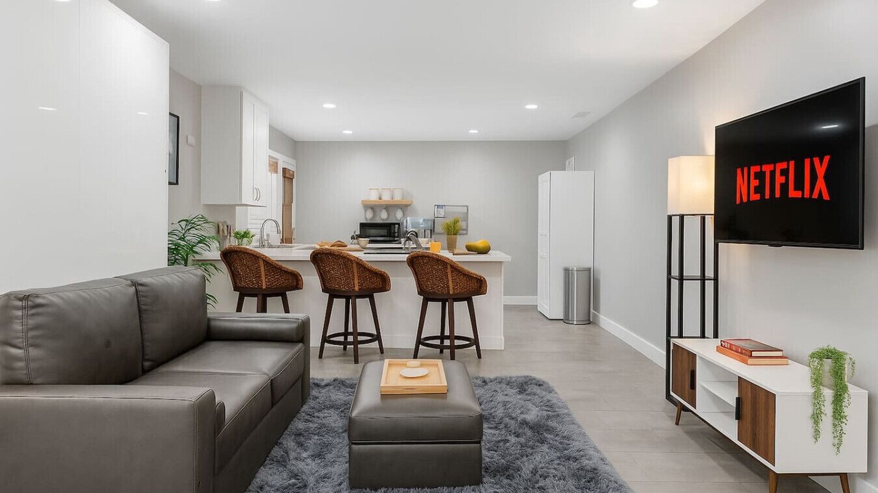 Photo of Livingroom in Grant Hill