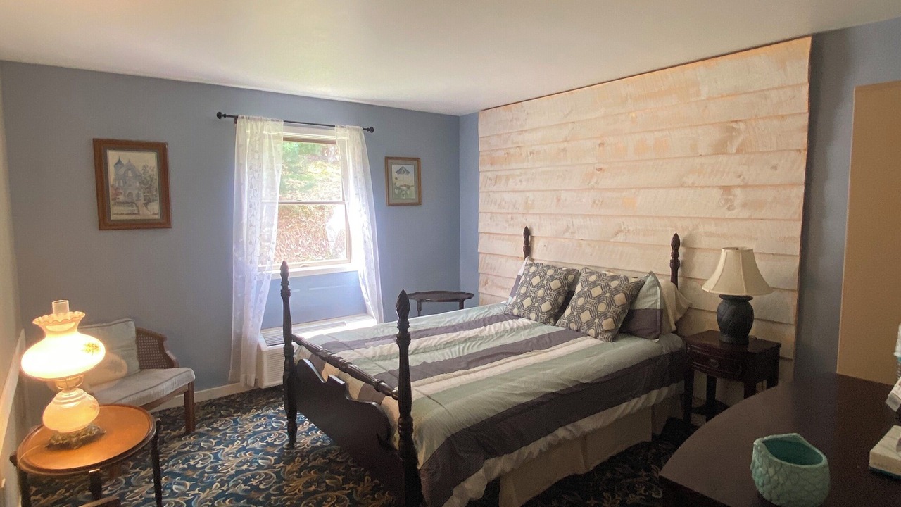 Photo of Bedroom in Cooksburg