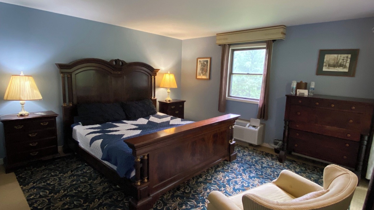 Photo of Bedroom in Cooksburg