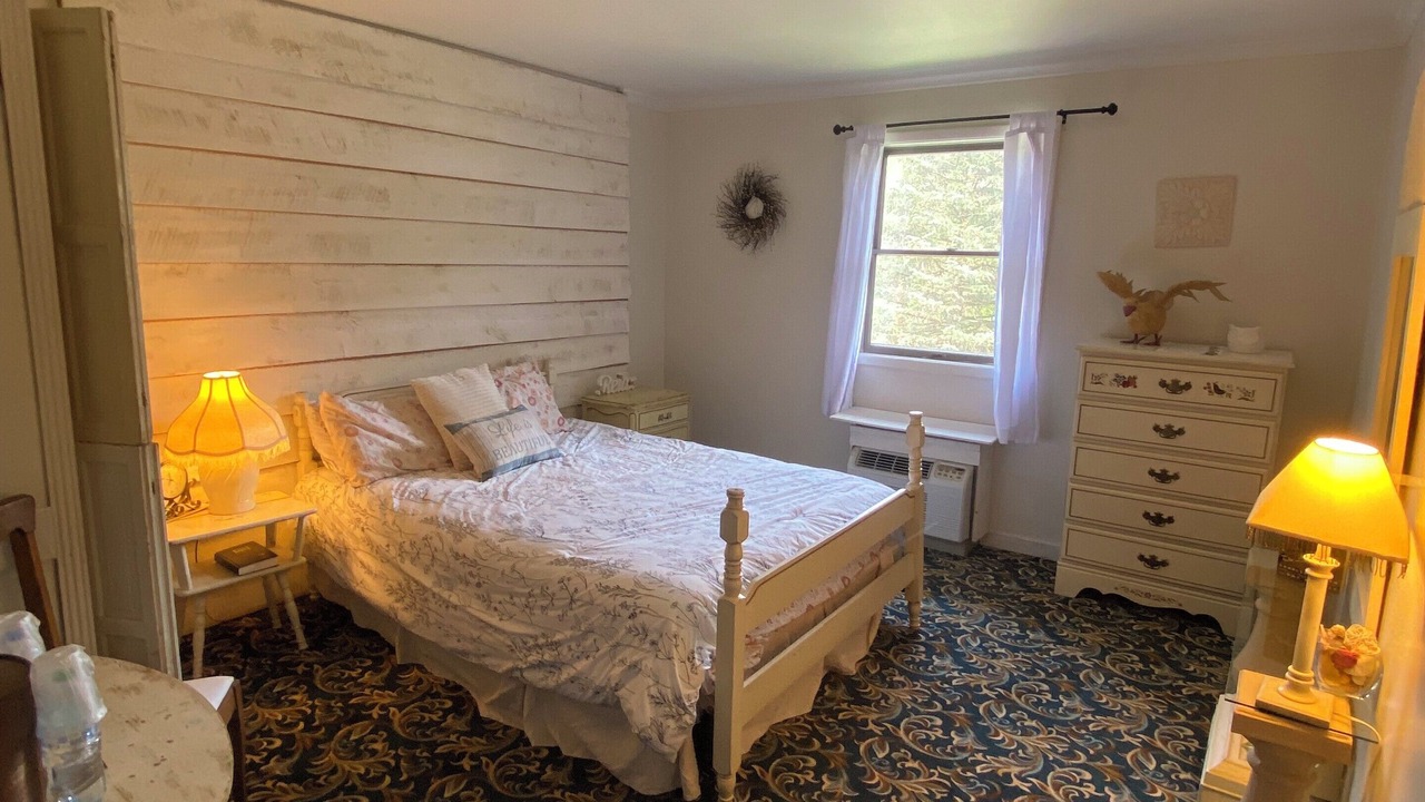 Photo of Bedroom in Cooksburg