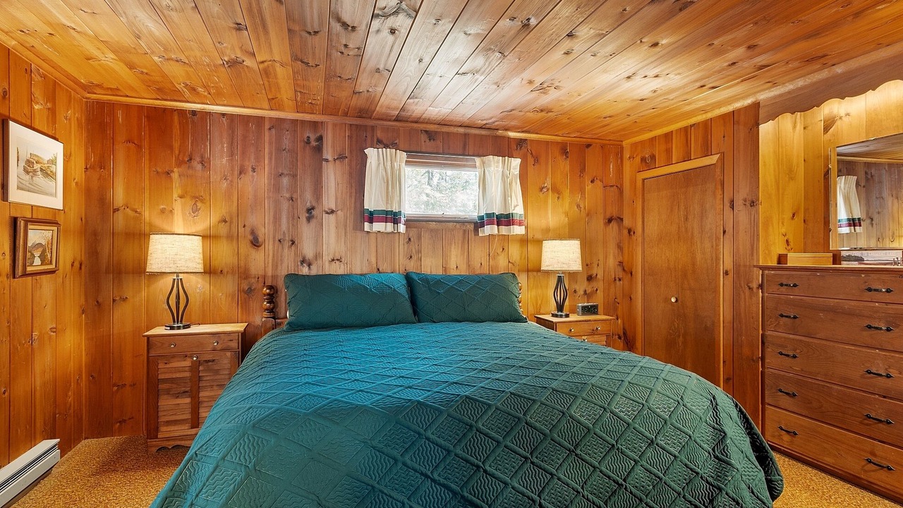 Photo of Bedroom in Wolfeboro