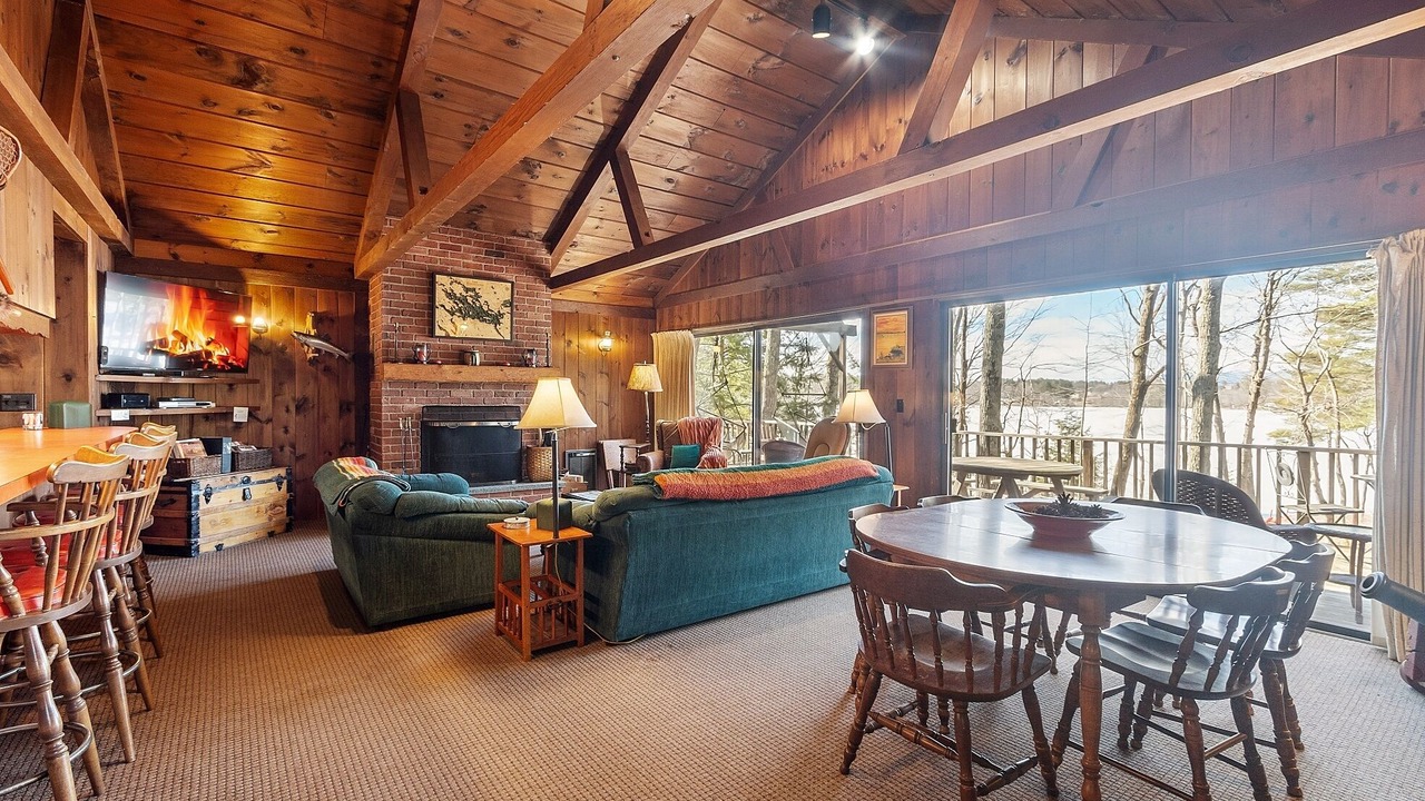 Photo of Livingroom in Wolfeboro