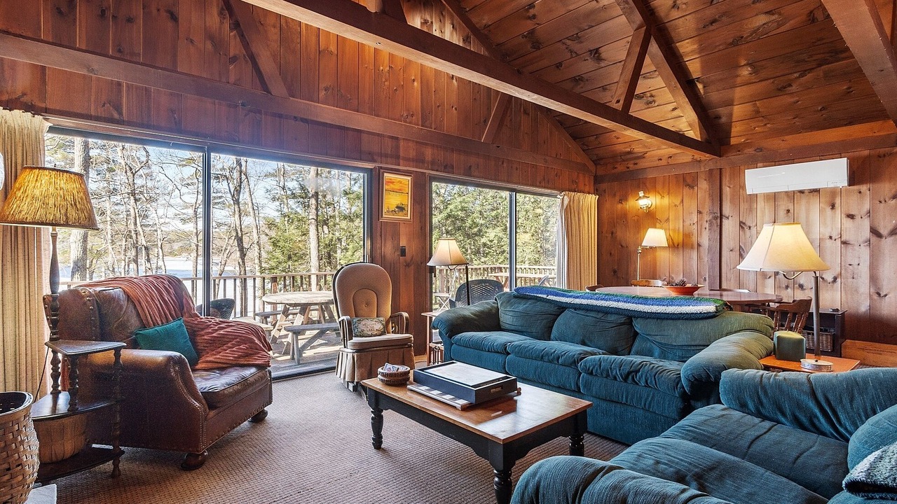 Photo of Livingroom in Wolfeboro