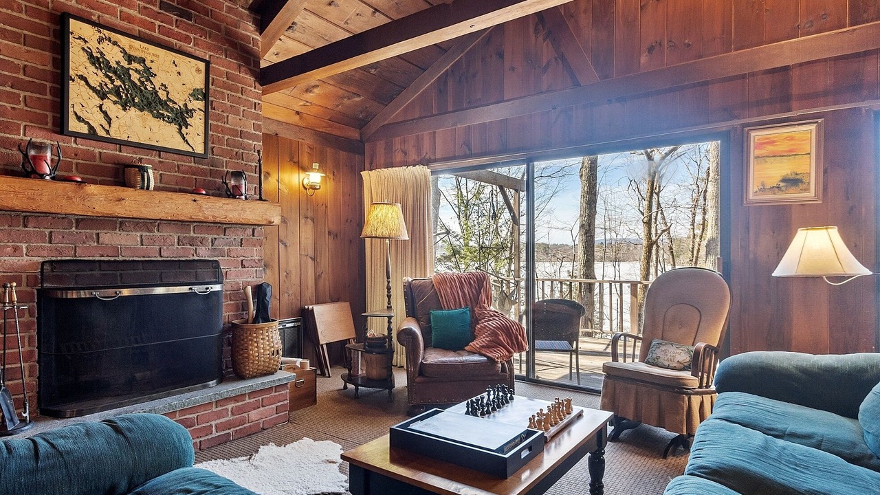 Photo of Livingroom in Wolfeboro