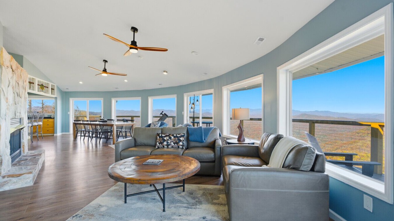 Photo of Livingroom in Black Mountain