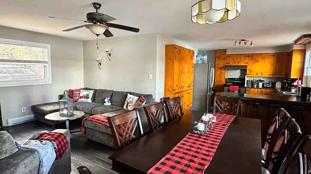 Photo of Livingroom in Lanark Highlands