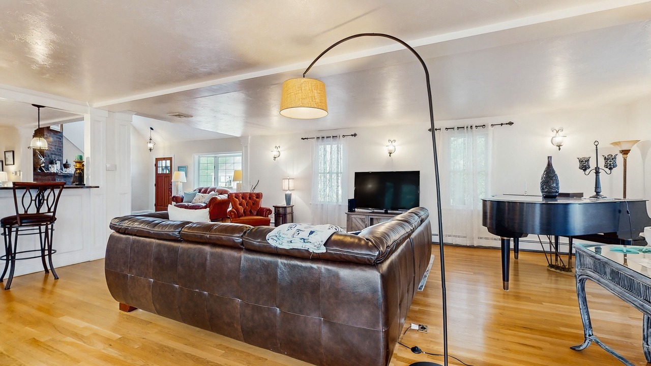 Photo of Livingroom in Osterville