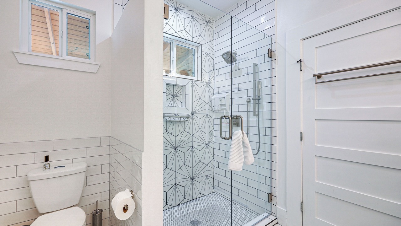 Photo of Bathroom in Mahncke Park