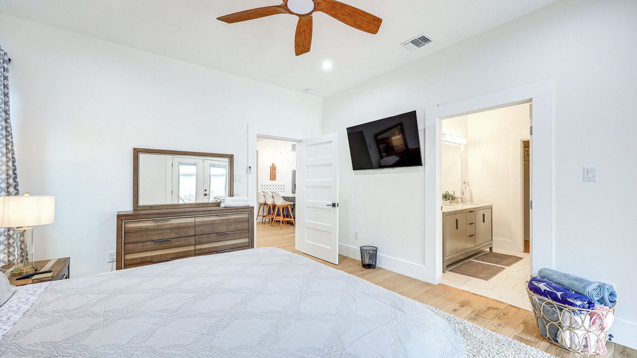 Photo of Bedroom in Mahncke Park