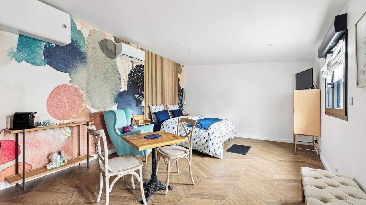 Photo of Bedroom in Orly