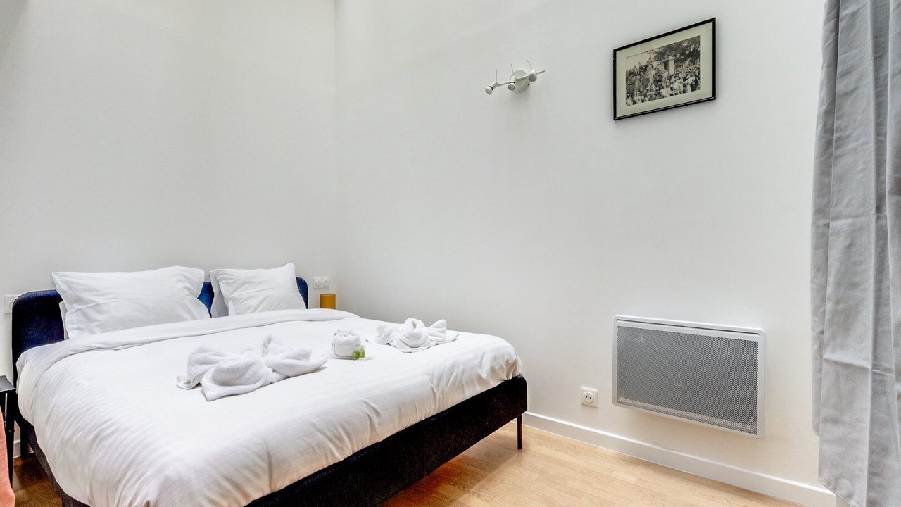 Photo of Bedroom in Pigalle
