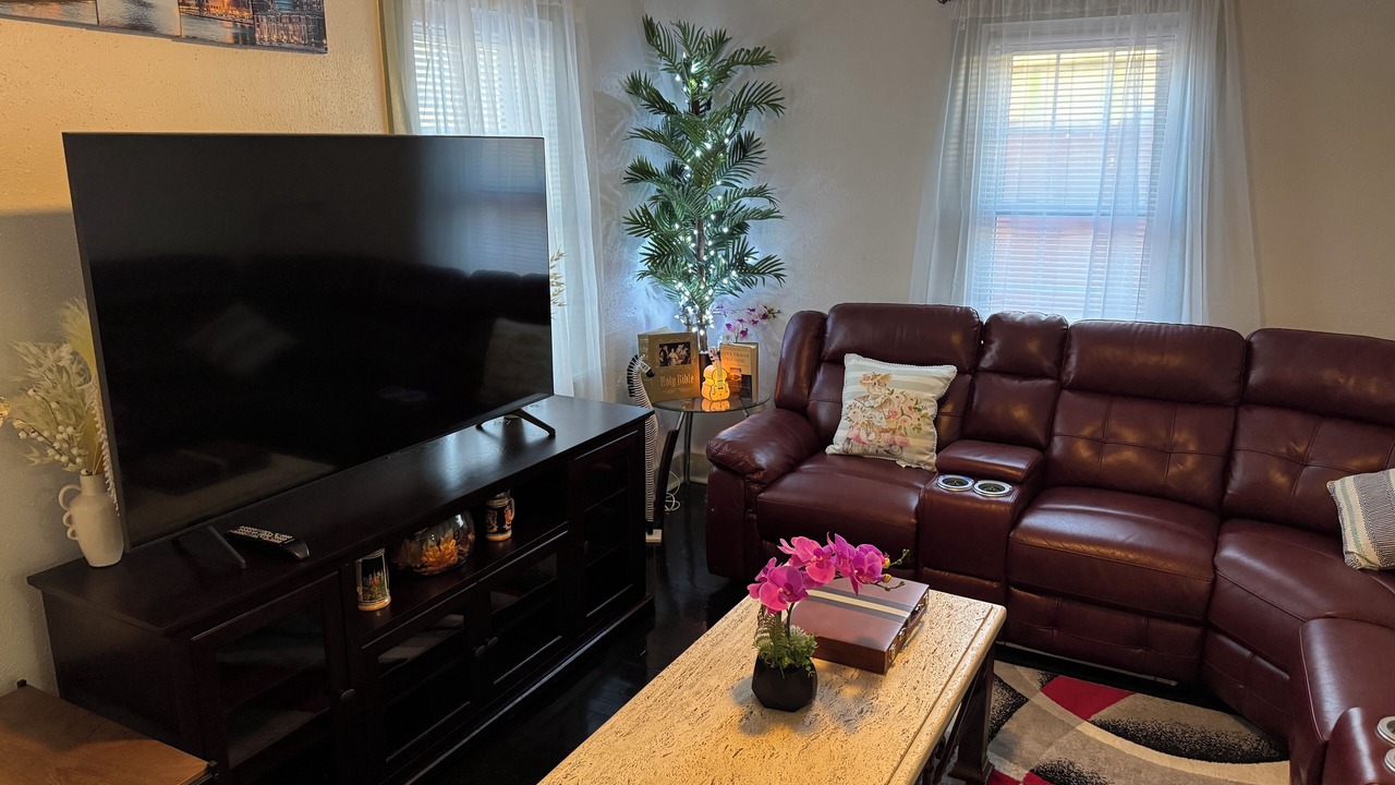 Photo of Livingroom in East Memphis