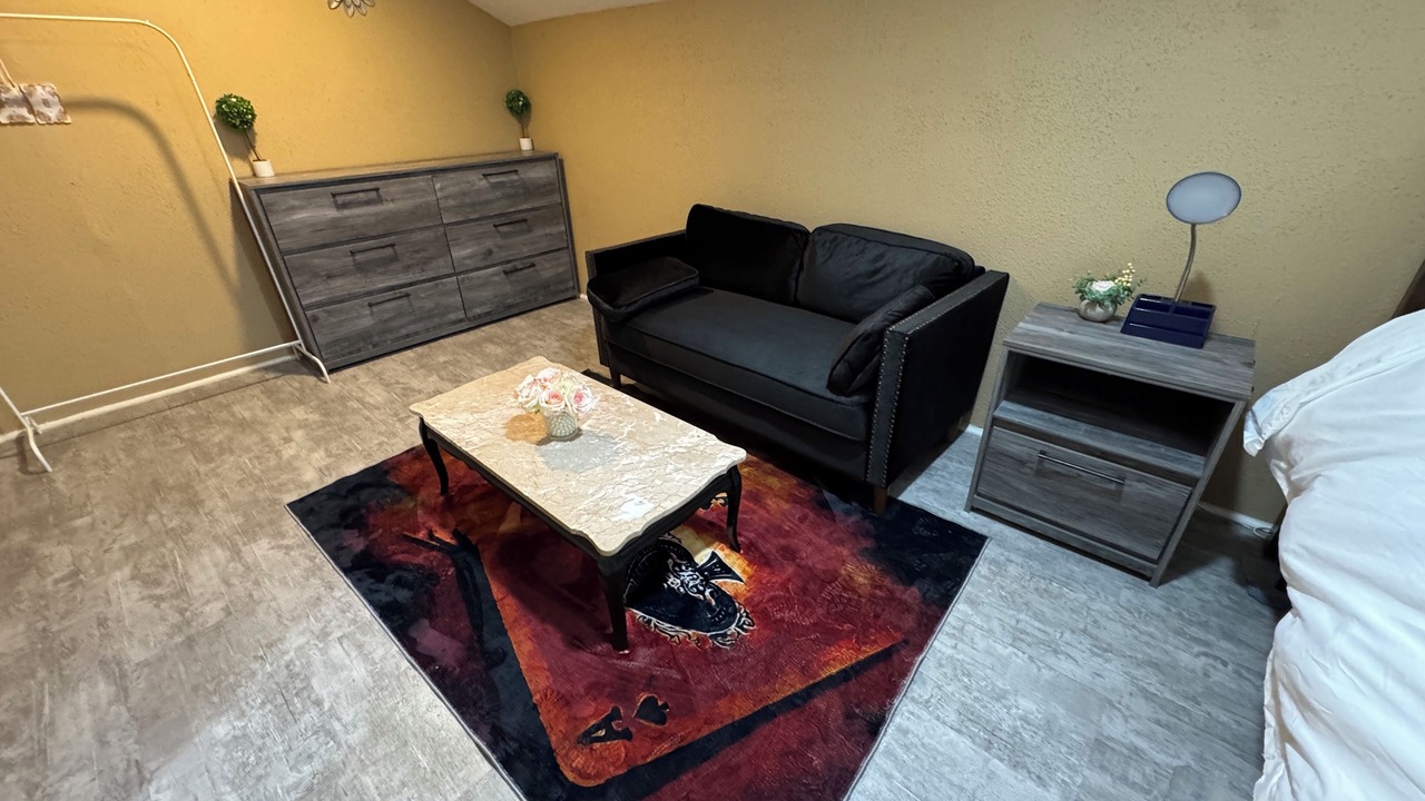 Photo of Livingroom in East Memphis