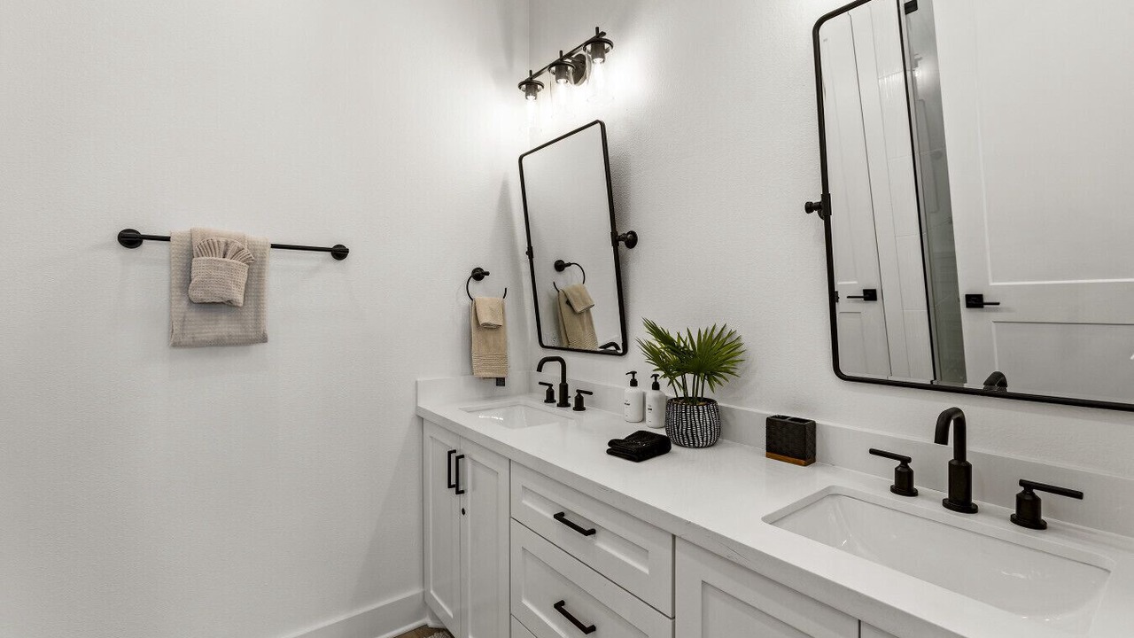 Photo of Bathroom in Red Fish Cove