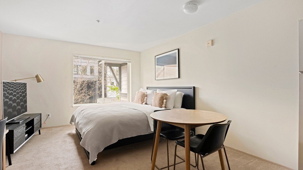 Photo of Bedroom in University District