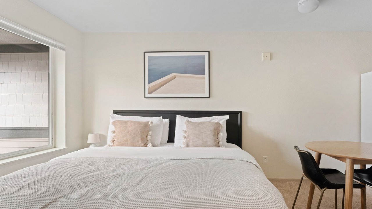 Photo of Bedroom in University District