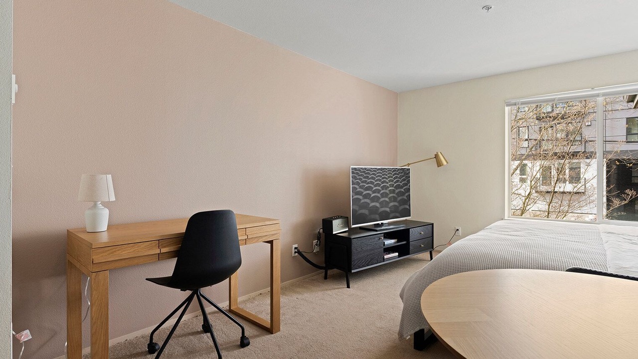 Photo of Bedroom in University District