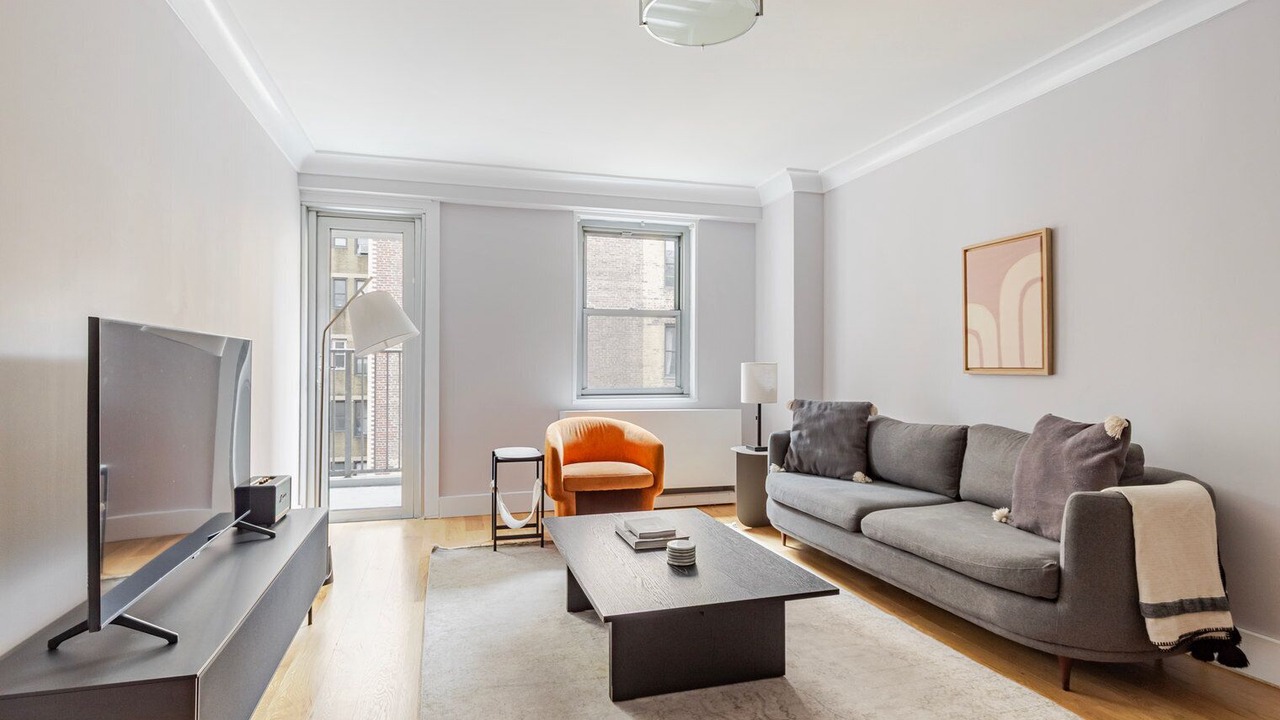 Photo of Livingroom in Manhattan Valley