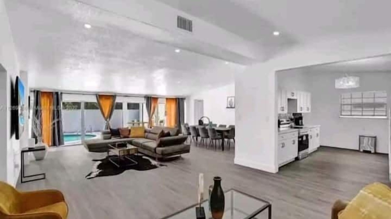 Photo of Livingroom in Ives Estates