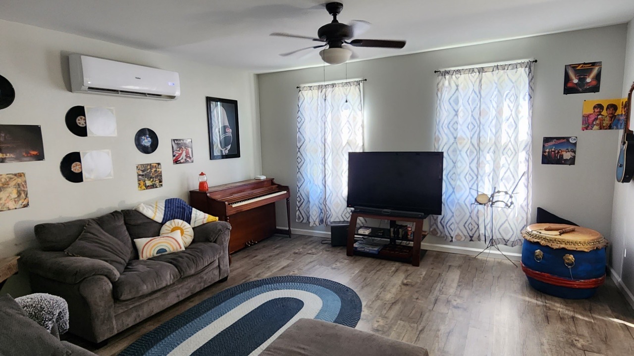 Photo of Livingroom in Madison