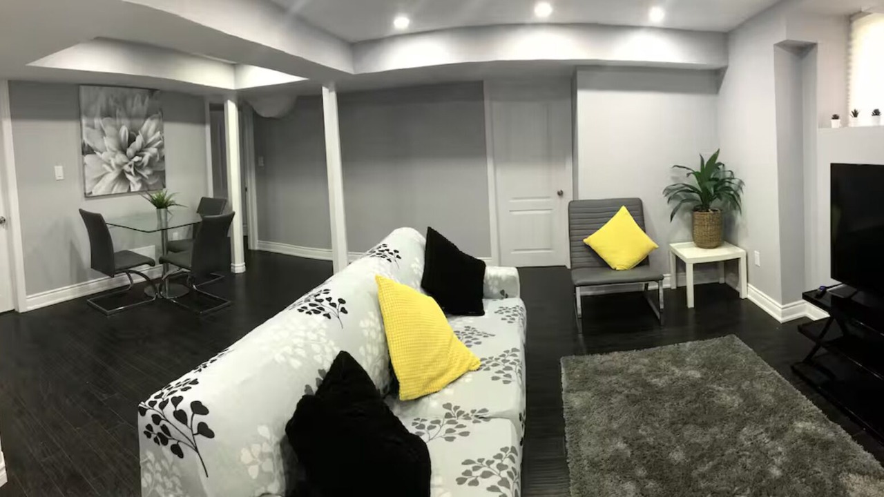 Photo of Livingroom in Shelburne