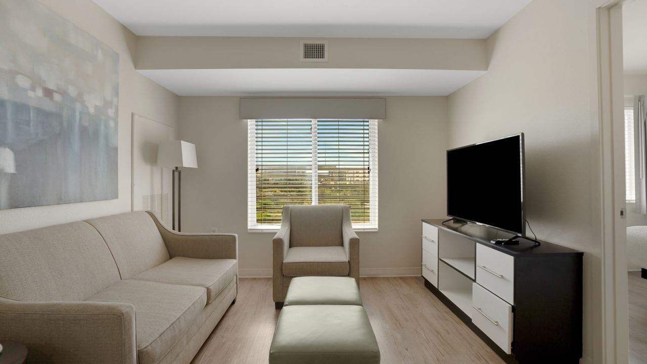 Photo of Livingroom in Far North Central