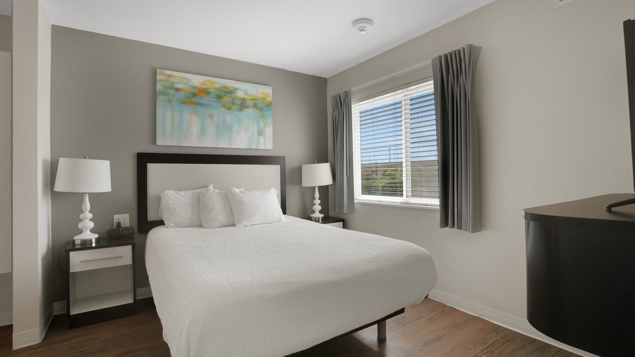 Photo of Bedroom in Far North Central