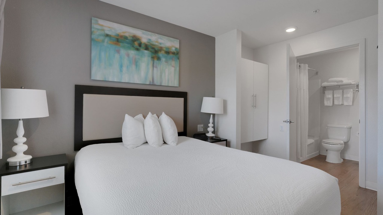 Photo of Bedroom in Far North Central