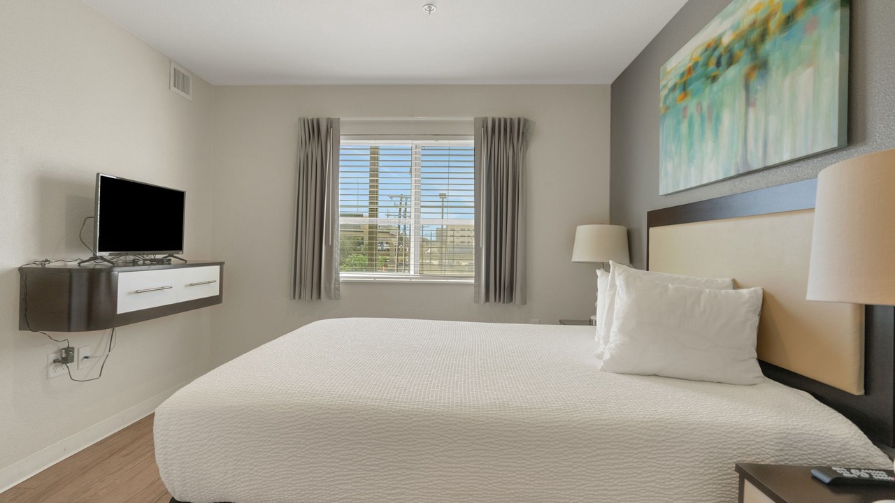 Photo of Bedroom in Far North Central
